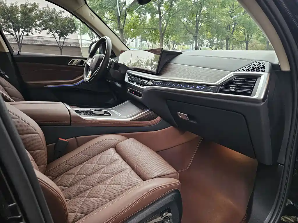 BMW X7 — миниатюра 8