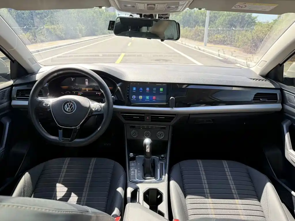 Volkswagen Lavida — миниатюра 5