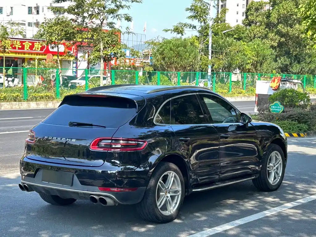Porsche Macan — миниатюра 9