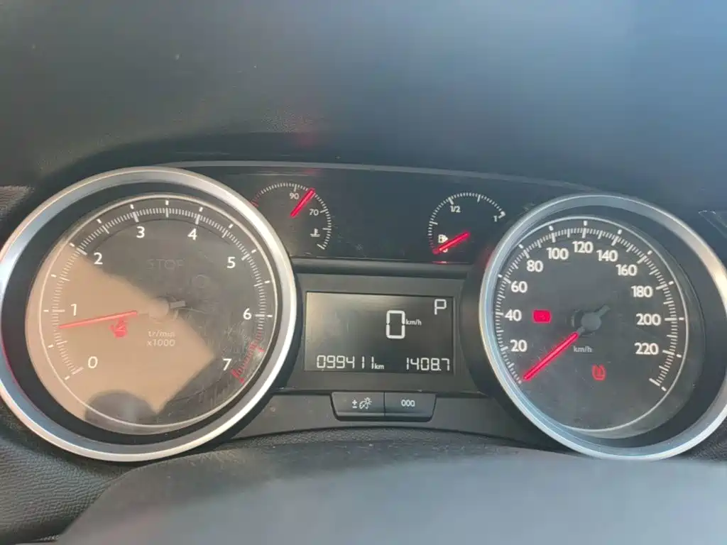 Peugeot 408 — миниатюра 12