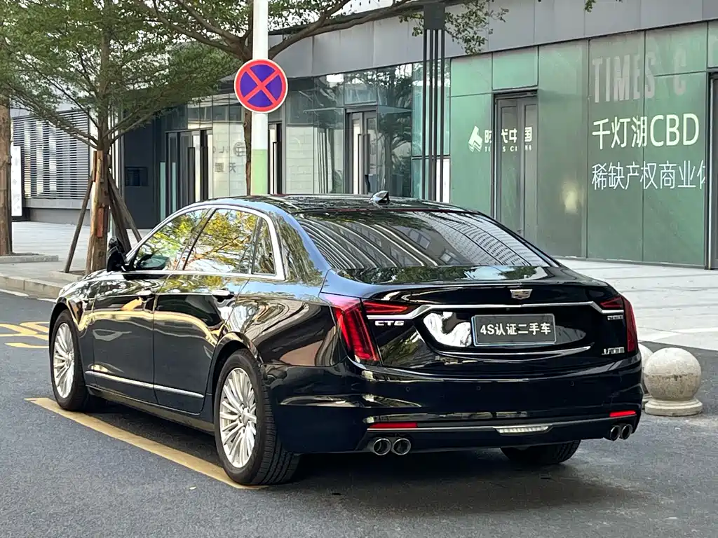 CADILLAC CT6