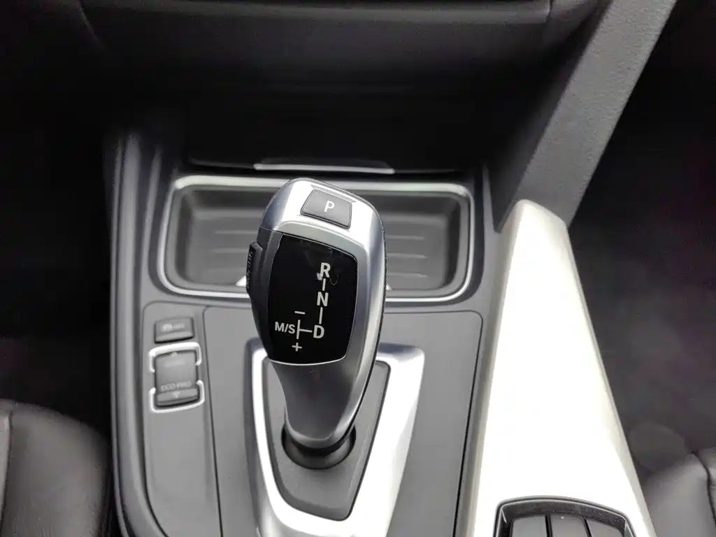 BMW 3 Series — миниатюра 13