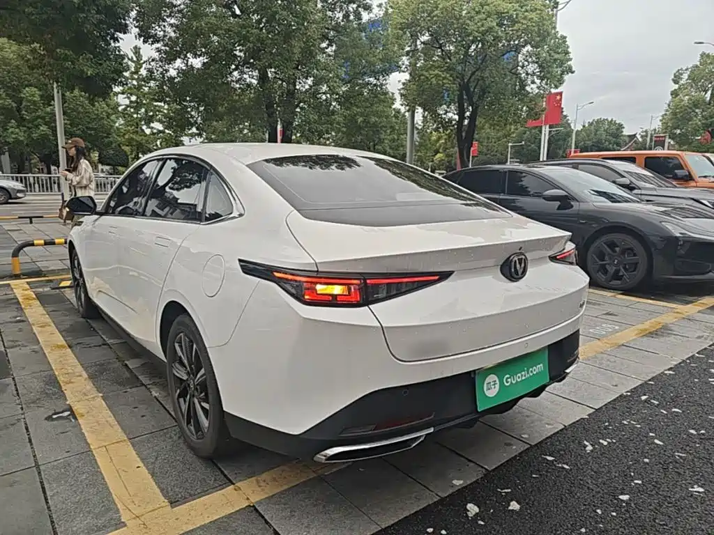 Changan Eado — миниатюра 5
