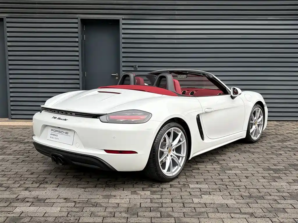PORSCHE 718