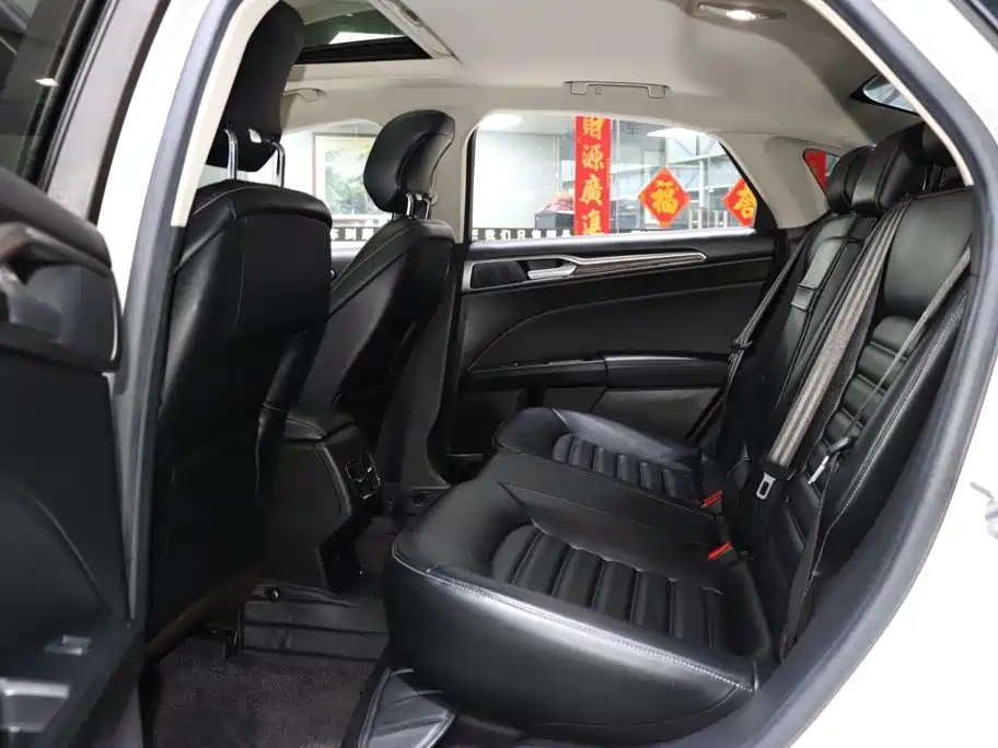 Ford Mondeo — миниатюра 10