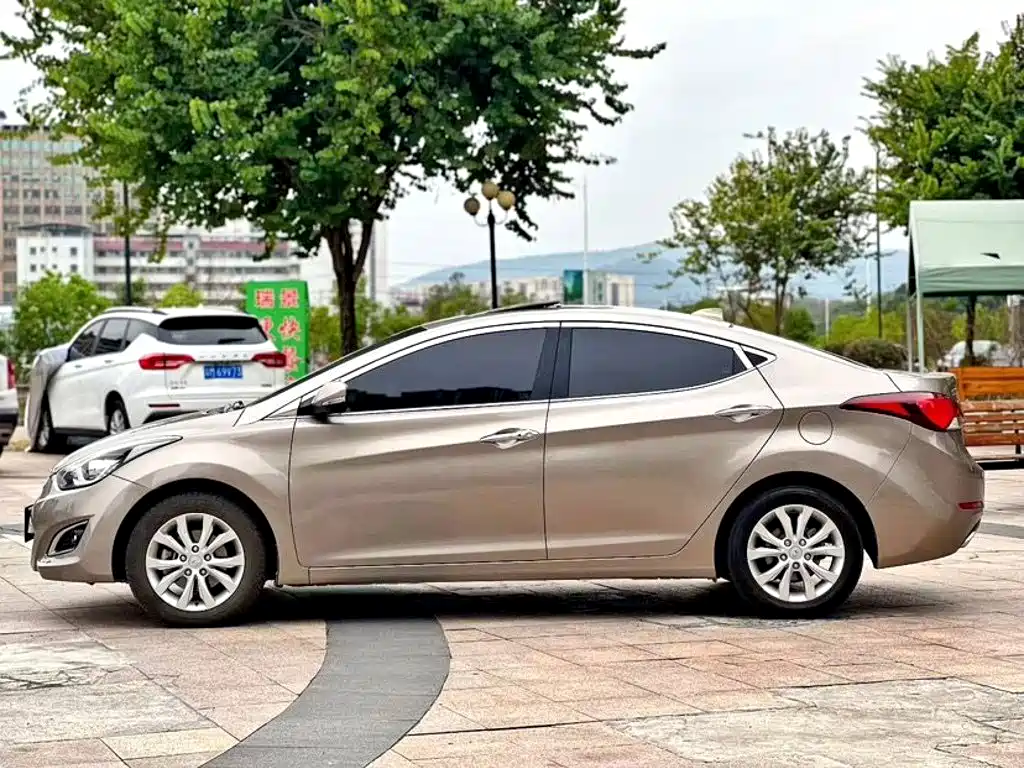 Hyundai Elantra Langdong — миниатюра 4