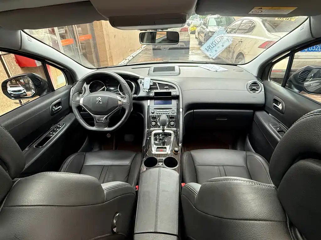 Peugeot 3008 2013 2.0L AT