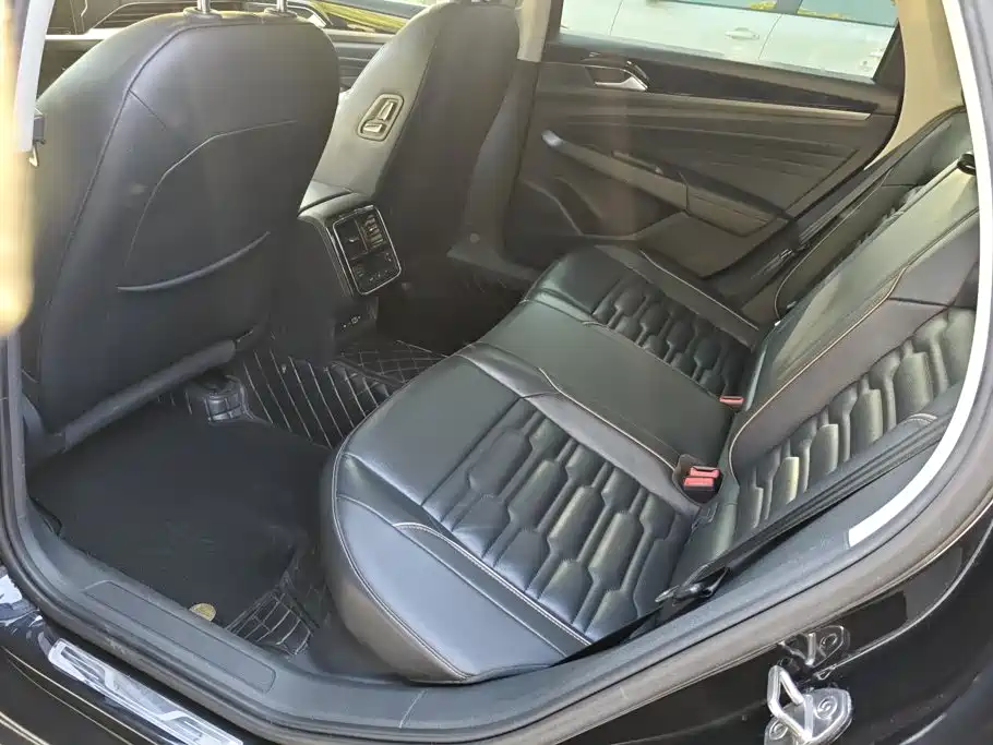 Volkswagen Passat — миниатюра 11