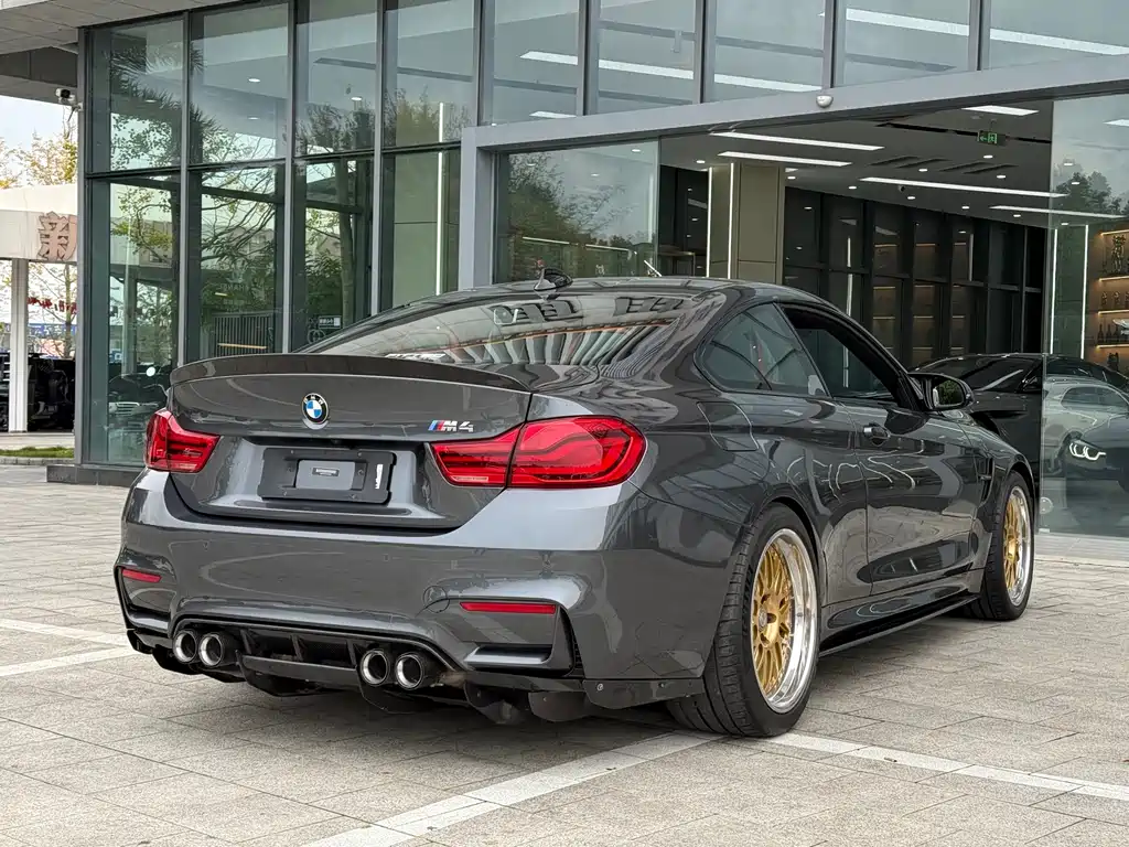 BMW M4