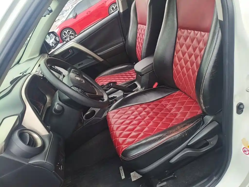 Toyota RAV4 — миниатюра 15