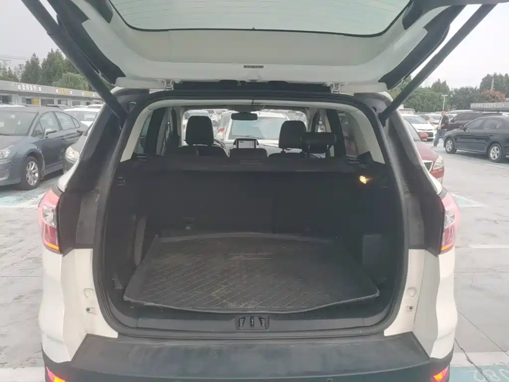 Ford Kuga — миниатюра 19