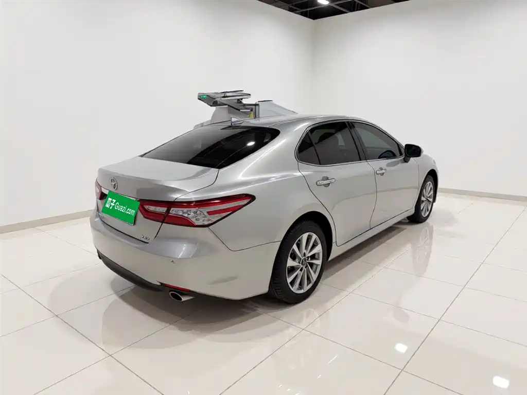 Toyota Camry 2021 2.0G Luxury
