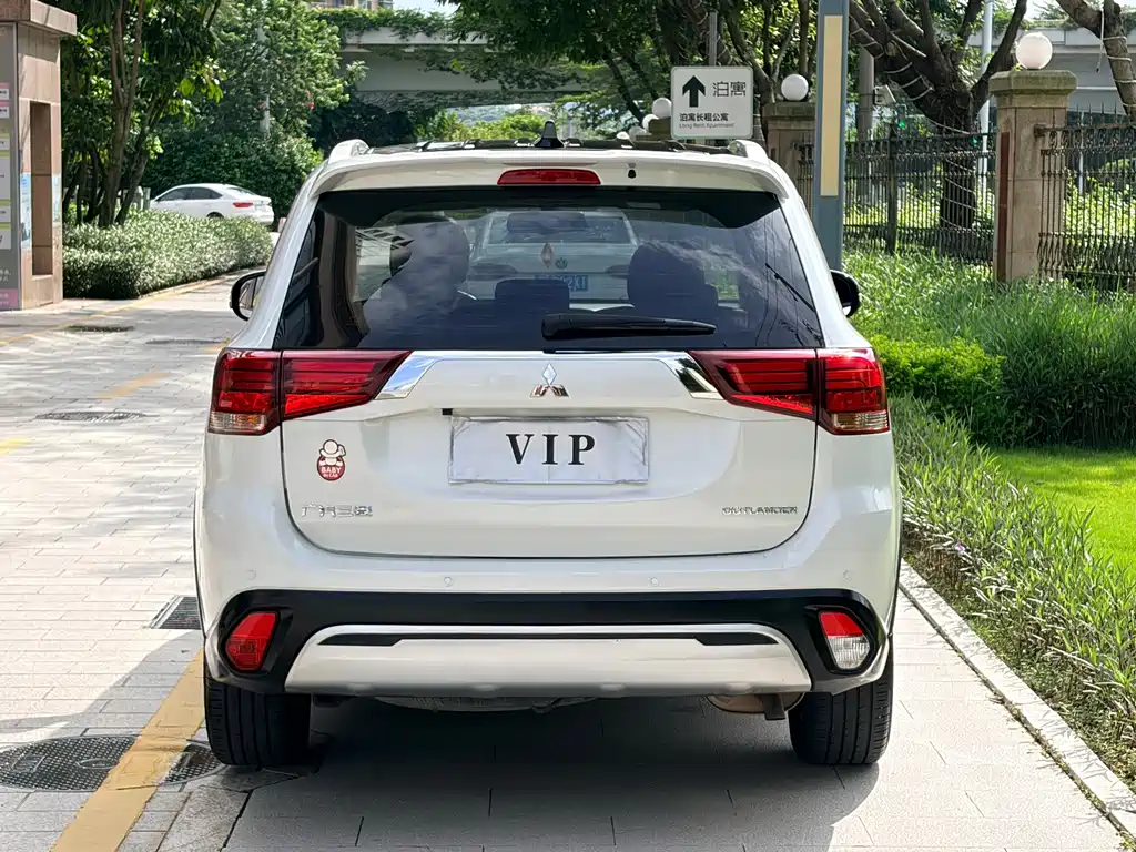 Mitsubishi Outlander — миниатюра 13