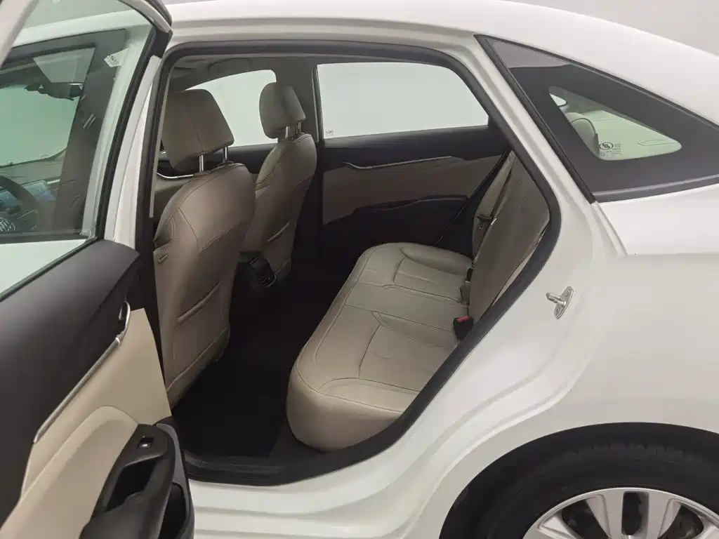 Buick Excelle — миниатюра 15