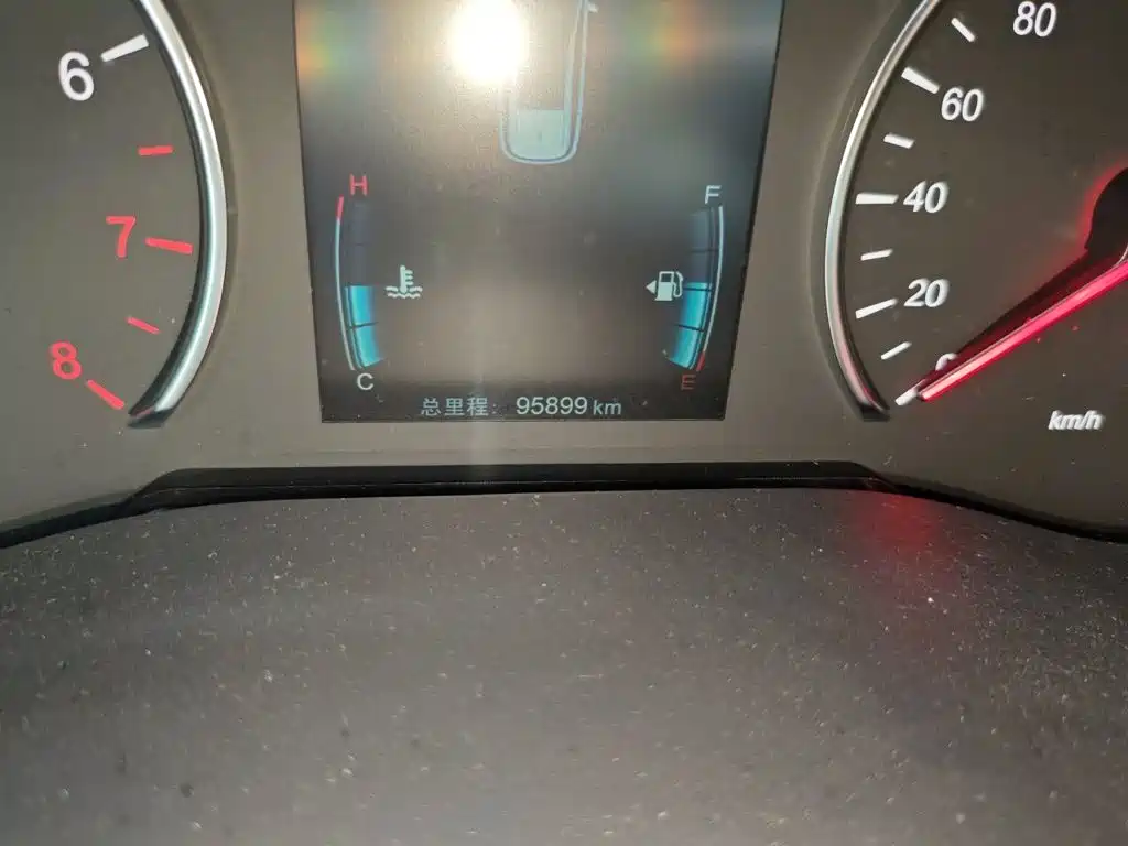 BYD MAX — миниатюра 8