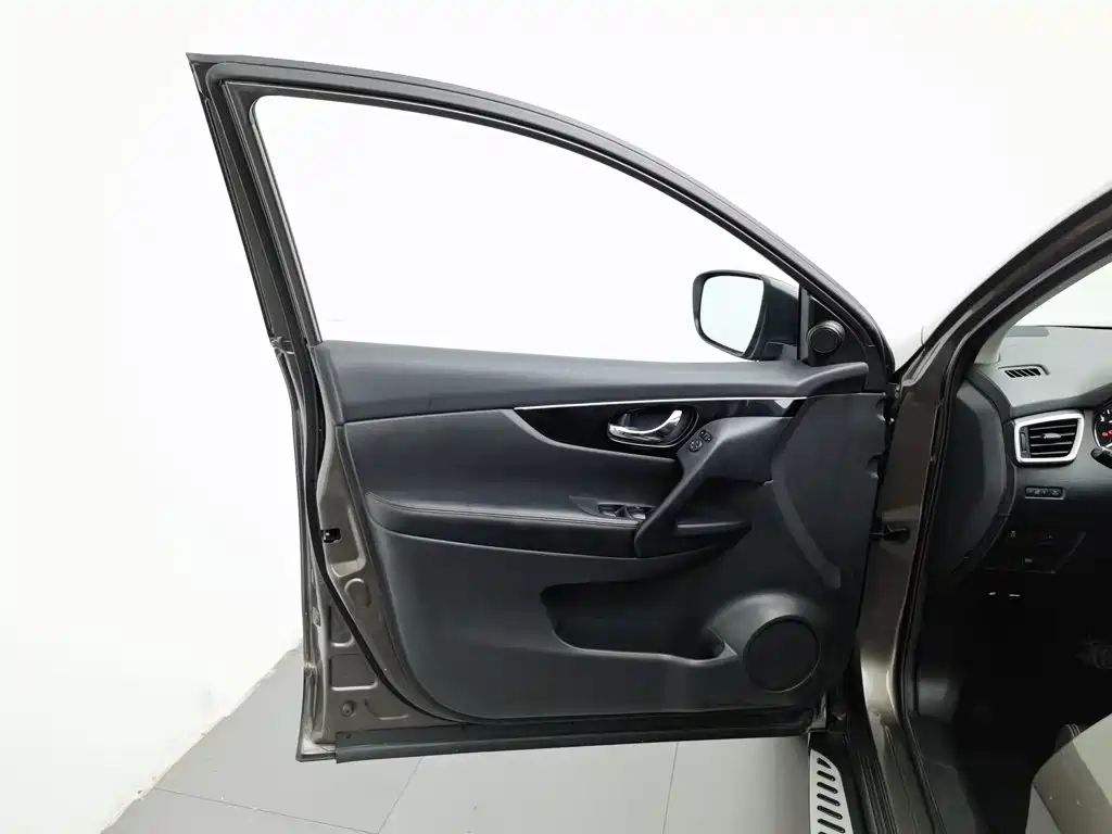 Nissan Qashqai — миниатюра 8