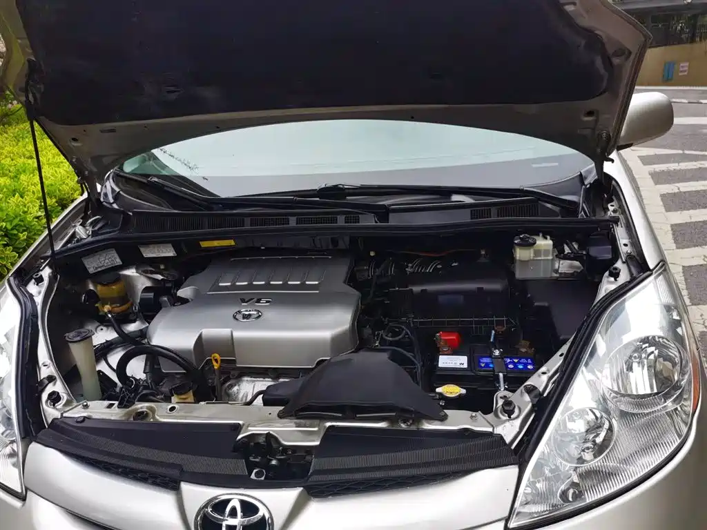 Toyota Sienna 2010 Sienna