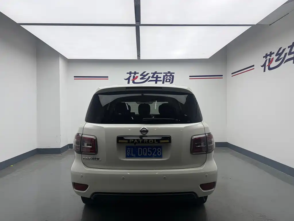 Nissan Patrol — миниатюра 4
