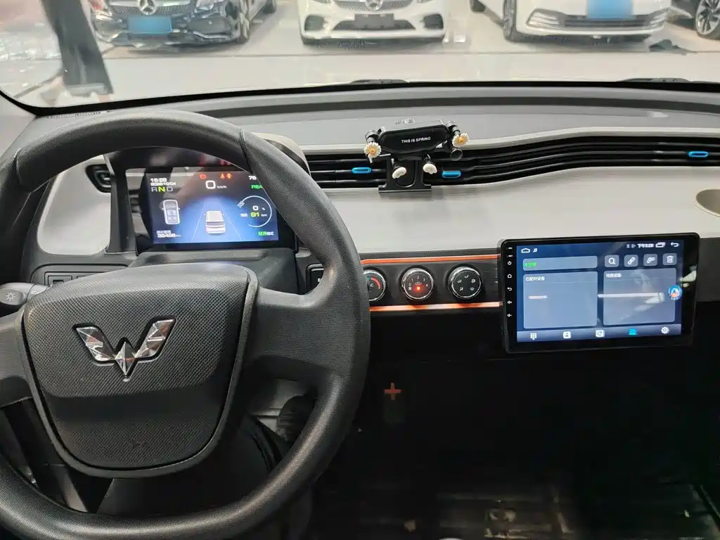 Wuling MINIEV — миниатюра 11