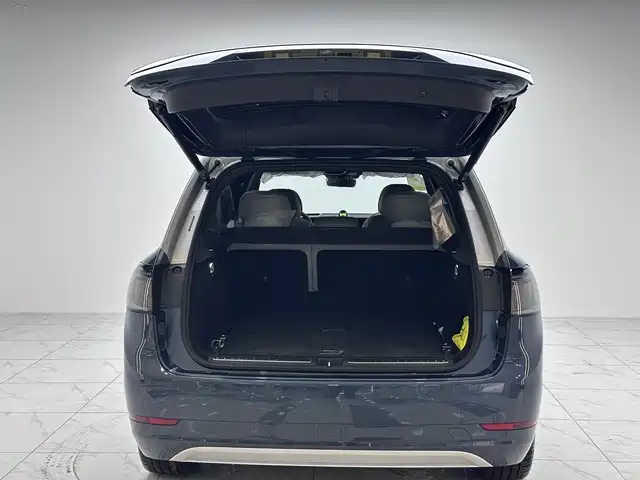 AITO ASK THE WORLD M9