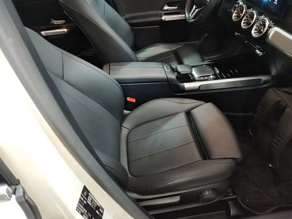 Mercedes-Benz GLB — миниатюра 25
