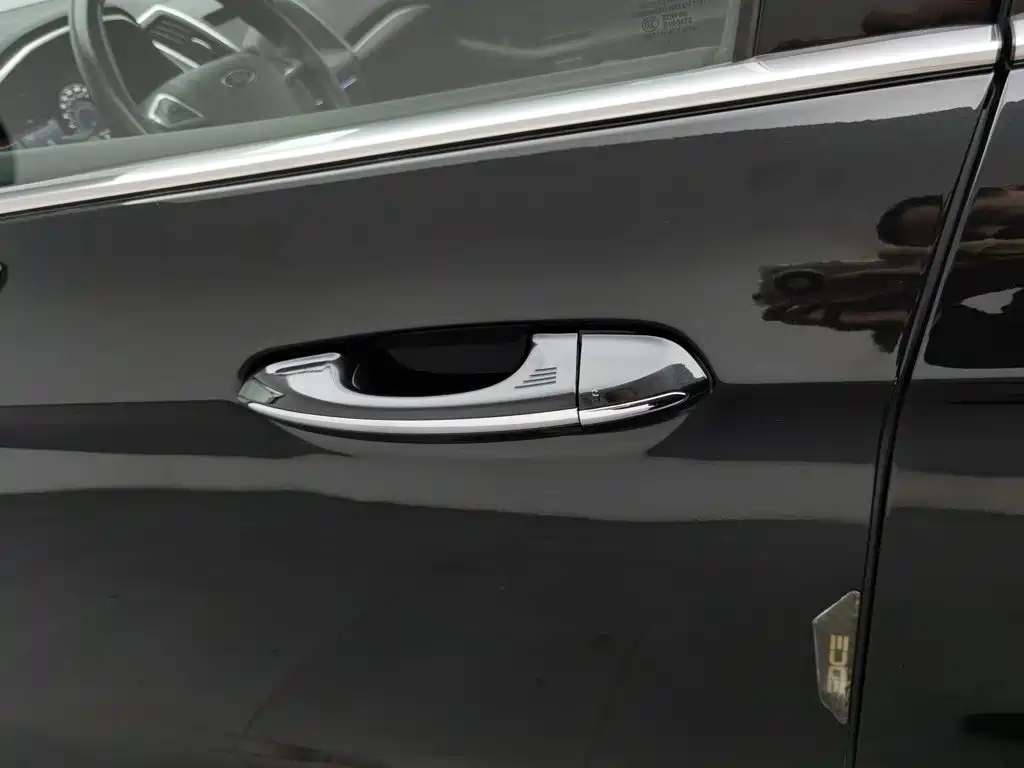 Ford Edge — миниатюра 18