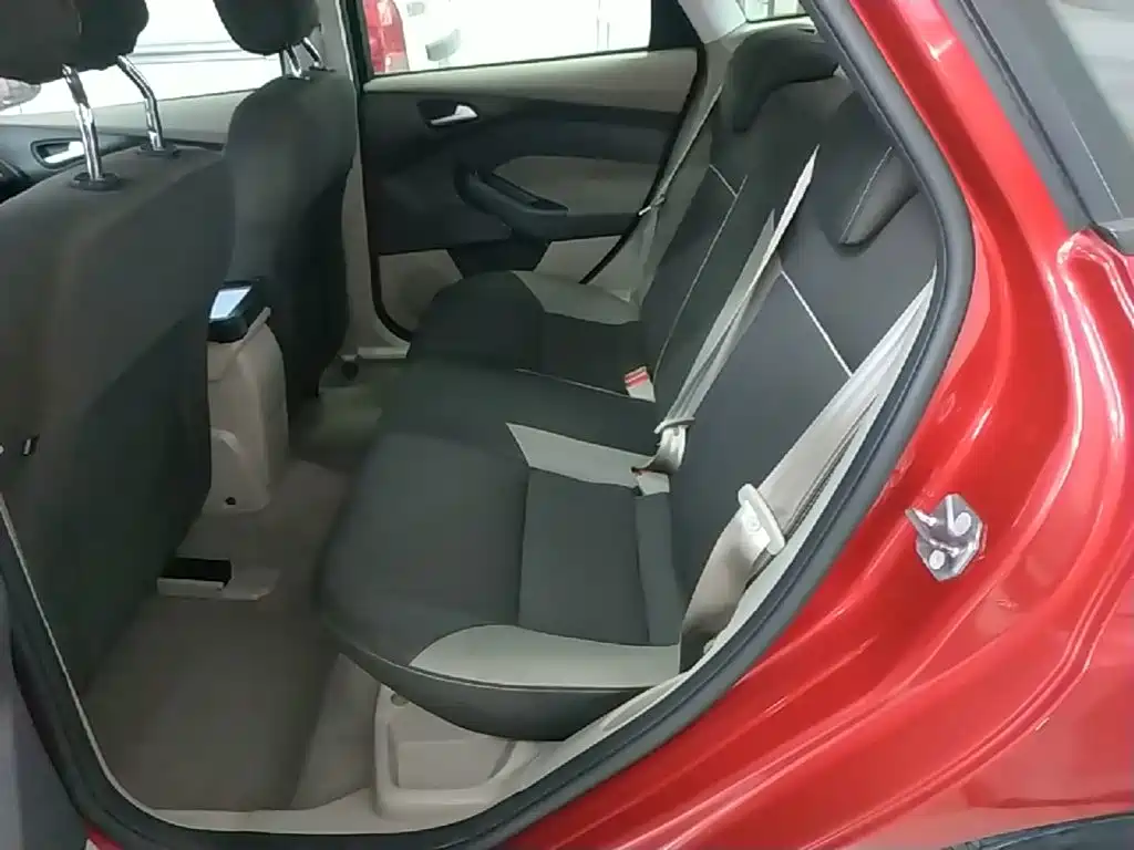 Ford Focus — миниатюра 17