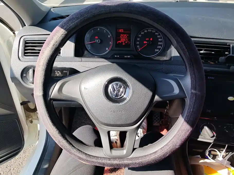 Volkswagen Santana — миниатюра 15