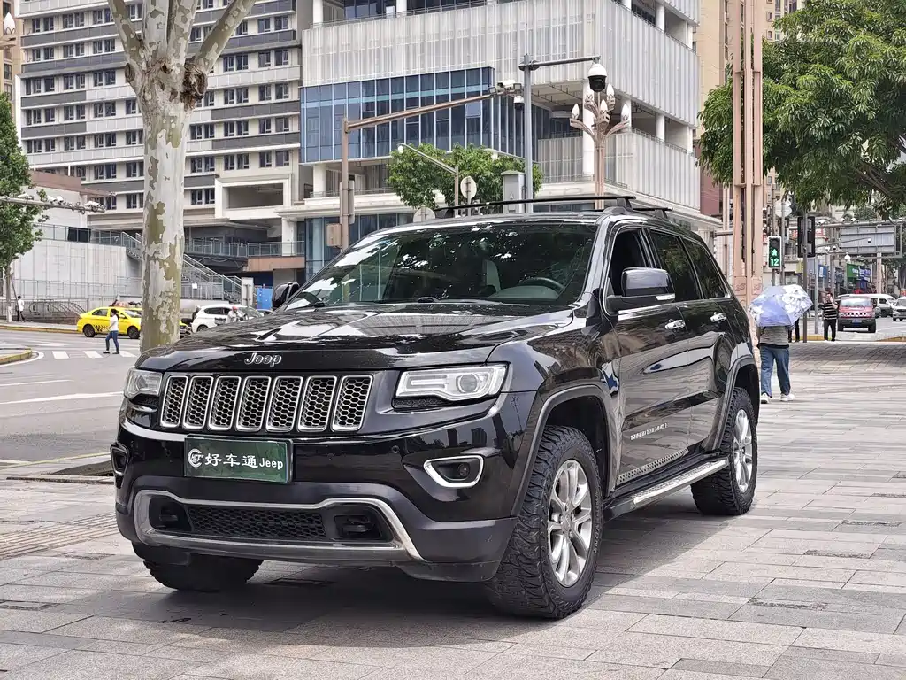 Jeep Grand Cherokee (Import) 2015
