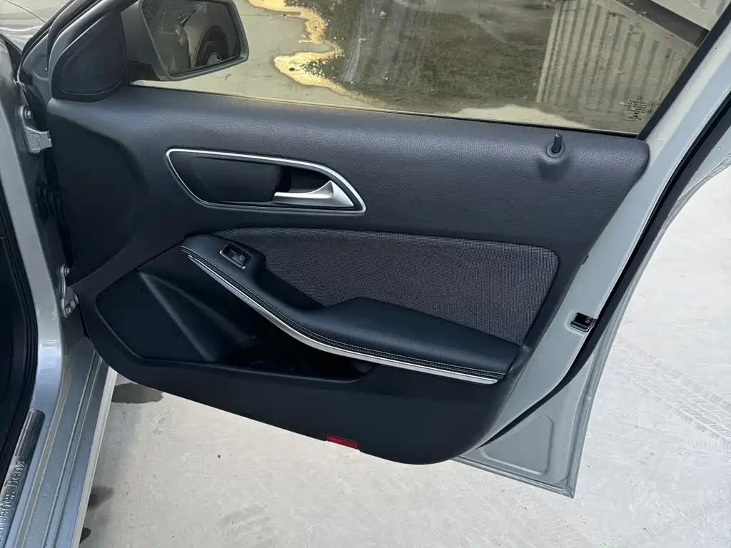 Mercedes-Benz A-Class (Import) — миниатюра 9