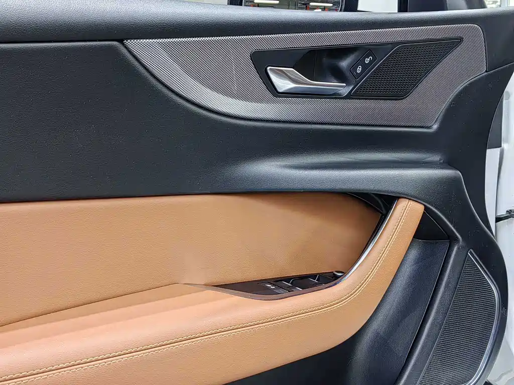 Jaguar XEL — миниатюра 14