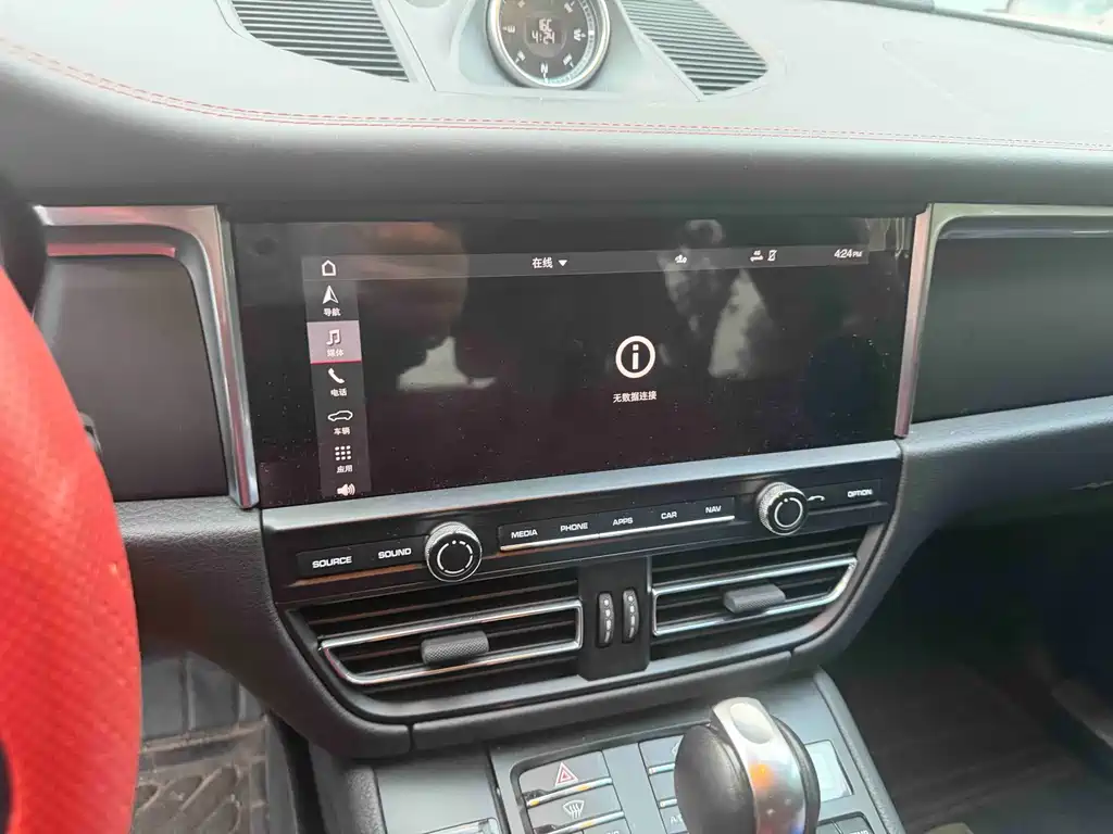 Porsche Macan — миниатюра 10