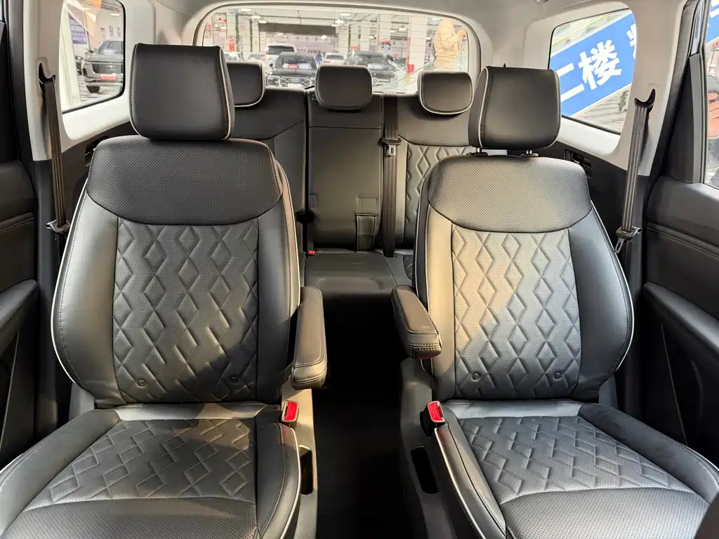 Wuling Jiachen — миниатюра 17