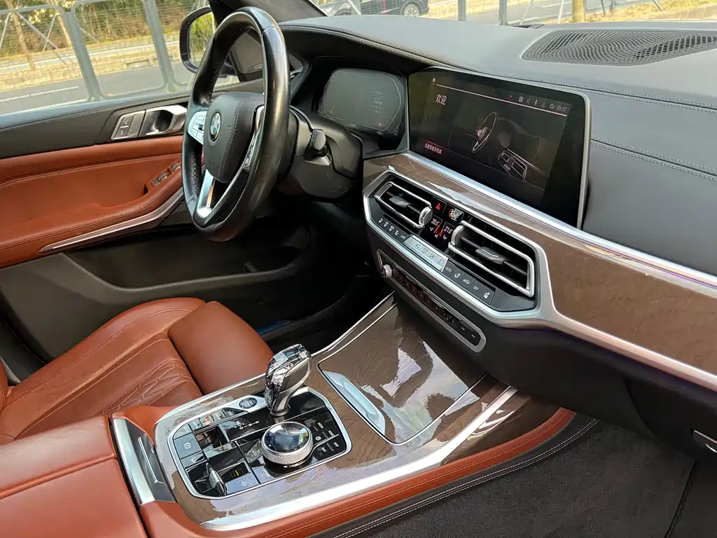 BMW X7 — миниатюра 26