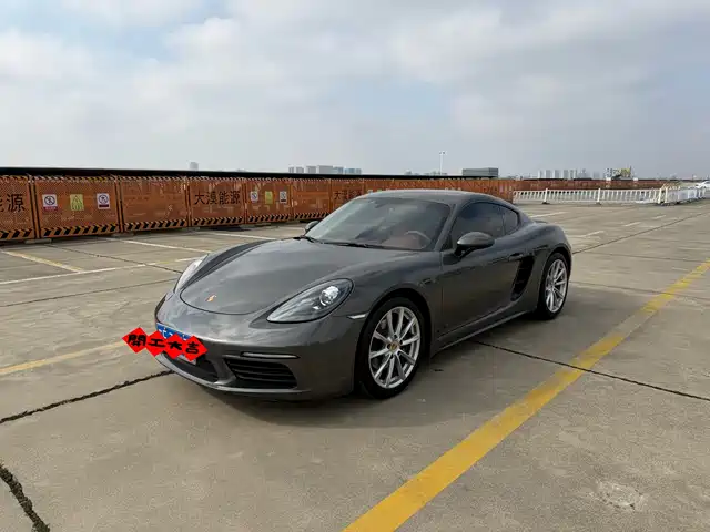 PORSCHE 718