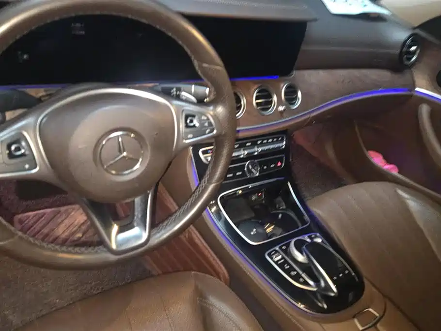 MERCEDES-BENZ E CLASS