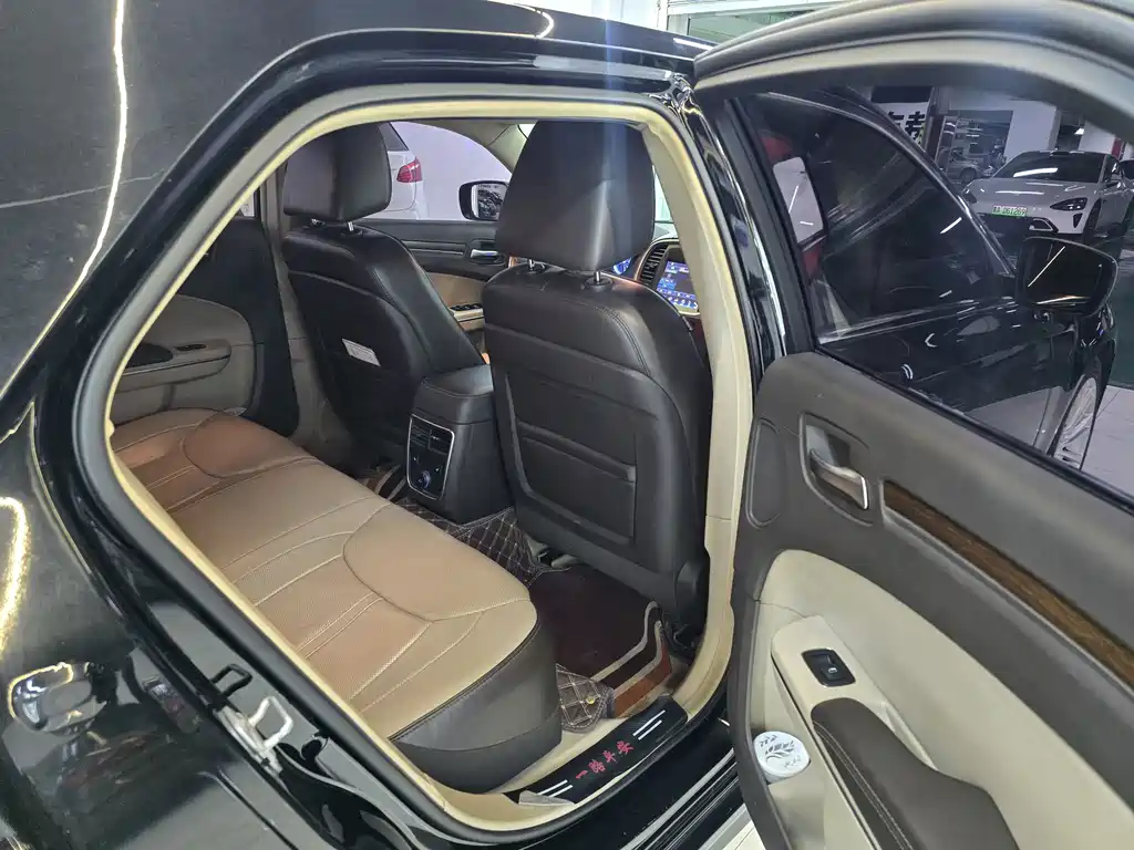 Chrysler 300C — миниатюра 7