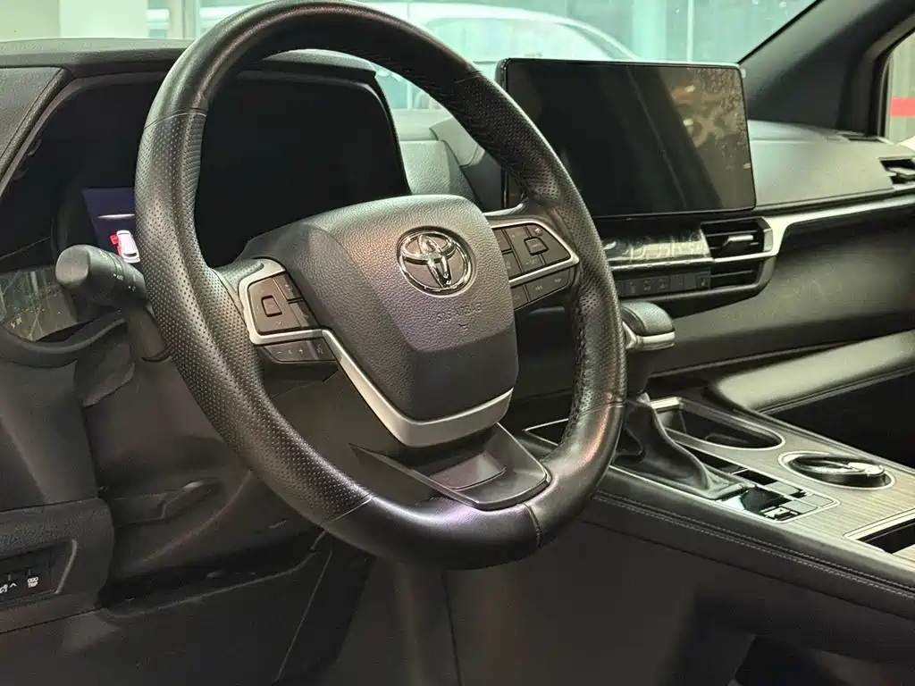 Toyota Sienna — миниатюра 7
