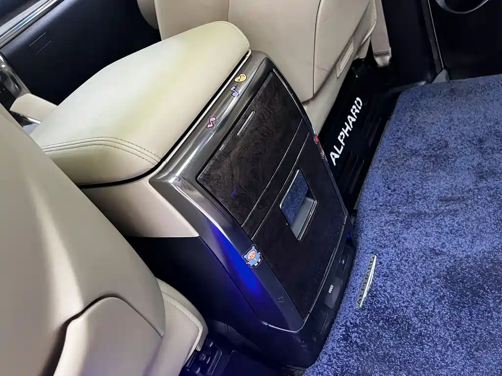 Toyota Alphard 2018 3.5L Luxury