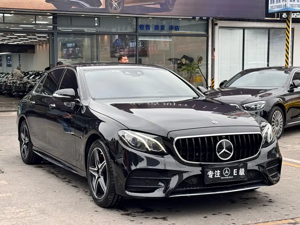 MERCEDES-BENZ E CLASS