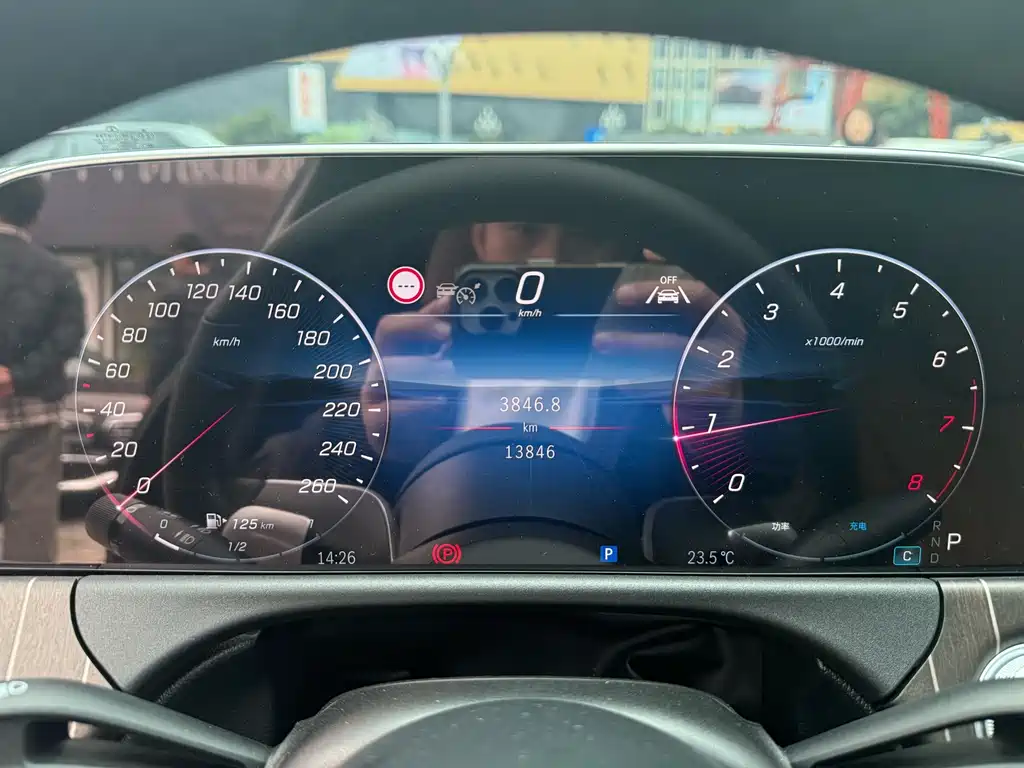 MERCEDES-BENZ E CLASS