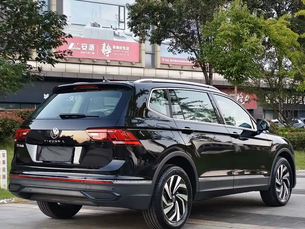 Volkswagen Tiguan L — миниатюра 9