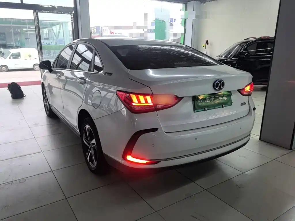BAIC EU5 — миниатюра 5