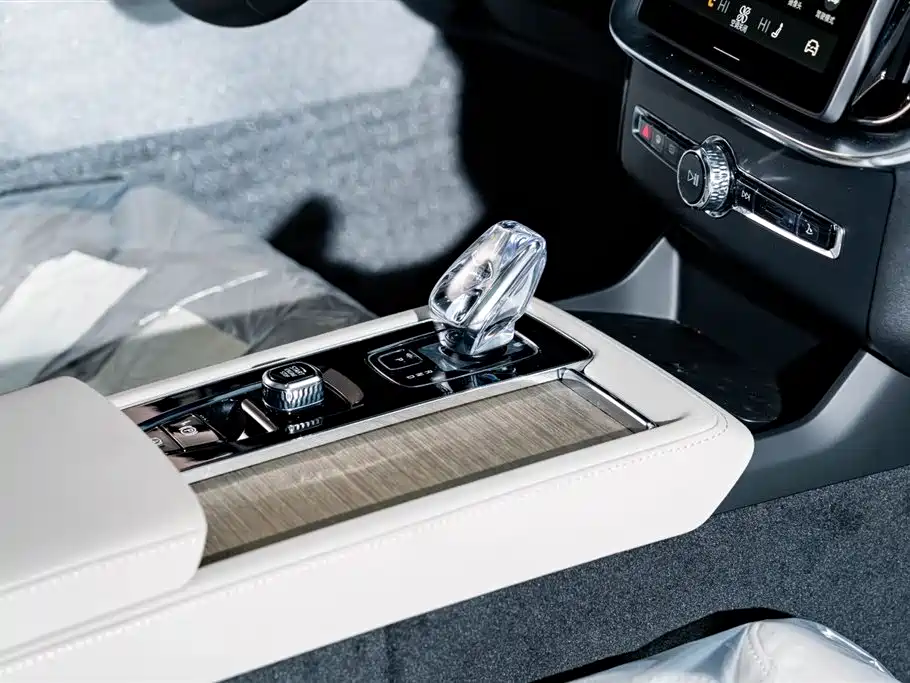 VOLVO XC90 PLUG IN HYBRID