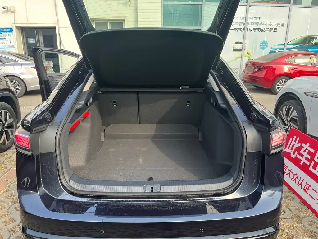 VOLKSWAGEN ID.7 VIZZION