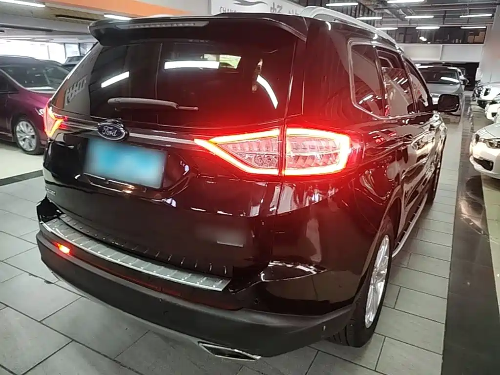 Ford Edge — миниатюра 7