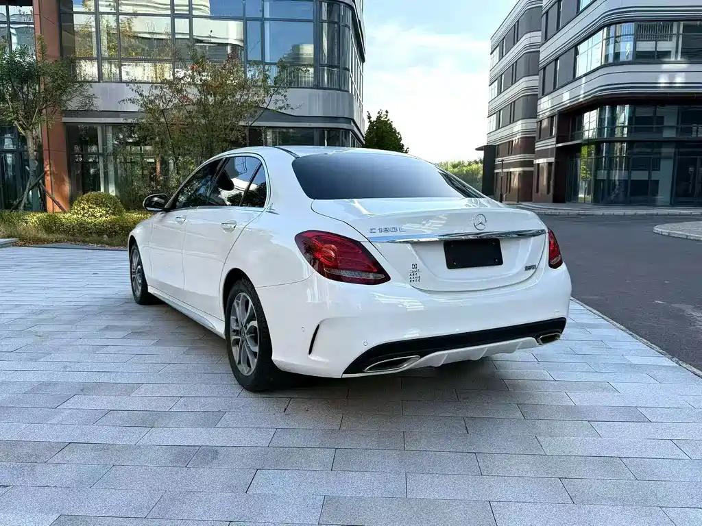 Mercedes-Benz C-Class — миниатюра 7