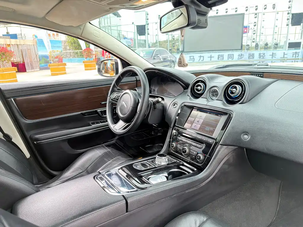 Jaguar XJ 2014 XJL 2.0T Elegant