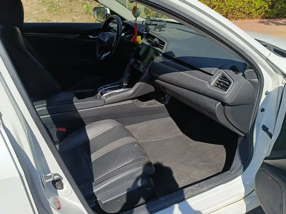 Honda Civic — миниатюра 8