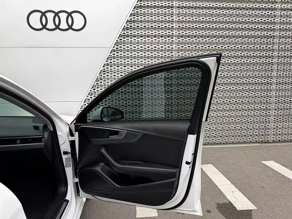 Audi A4L — миниатюра 12